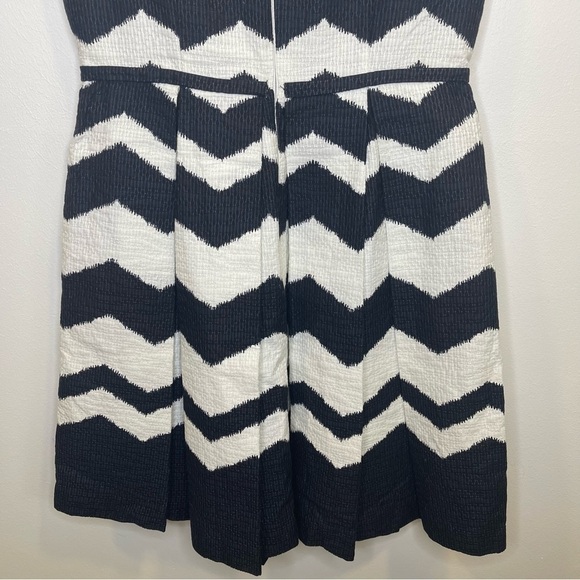 Taylor Chevron Zig Zag Jacquard Black White Fit Flare Dress Size 4 - Picture 8 of 15
